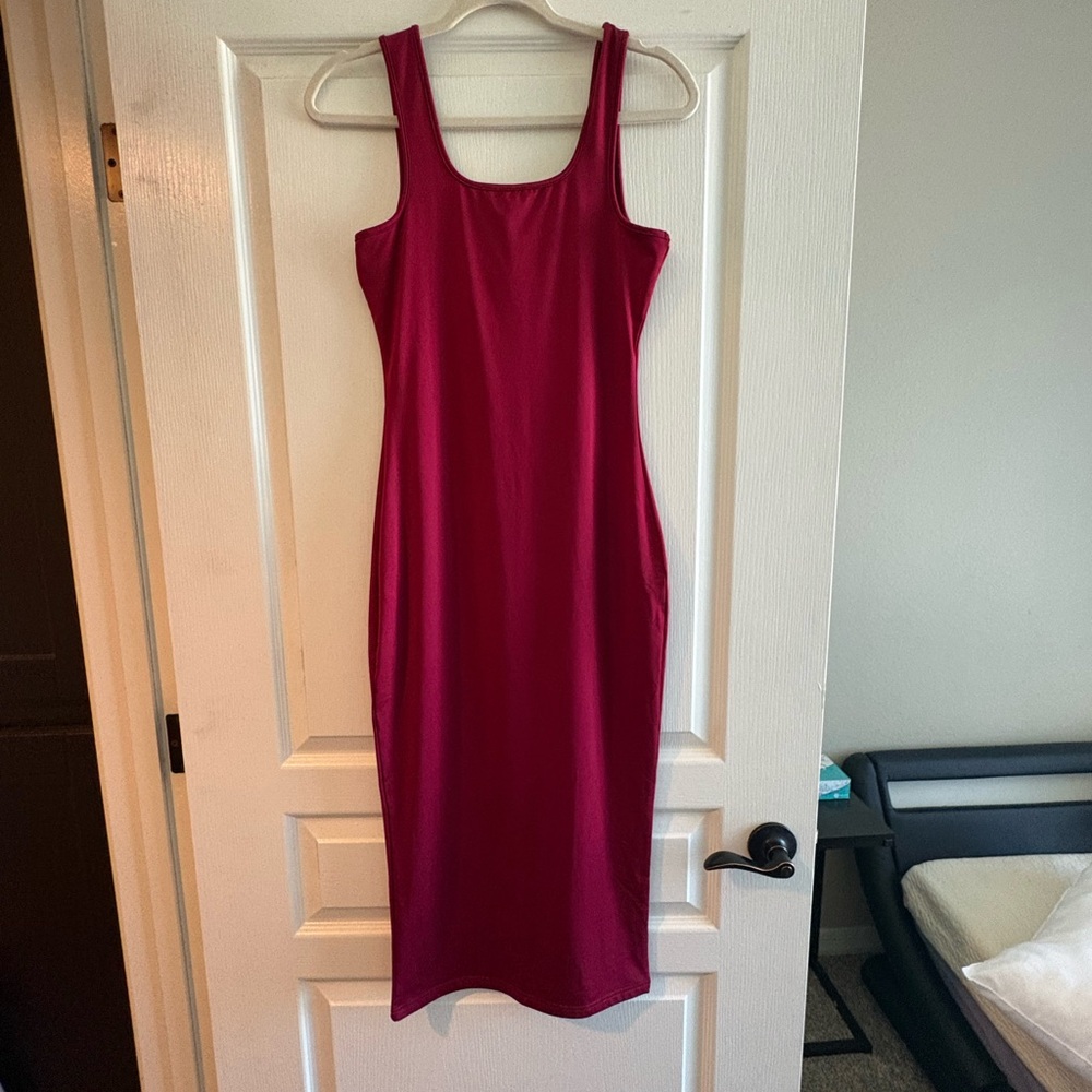 Women's Sleeveless Bodycon Midi Dress - Berry